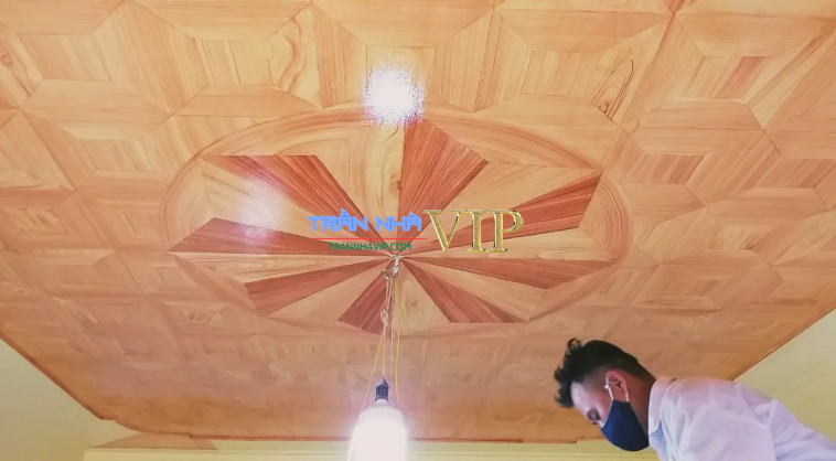 Sơn giả gỗ trang trí trần nhà 